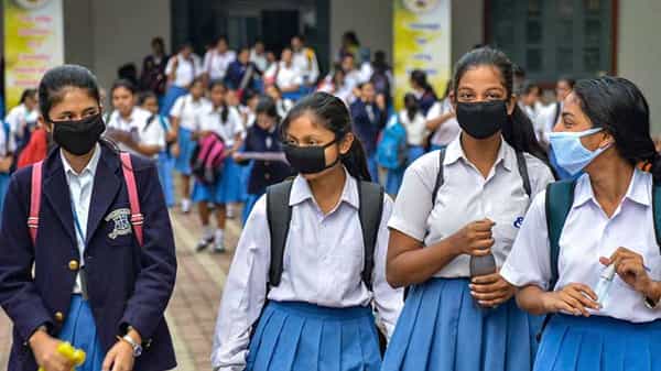 Schools Reopen: తెలంగాణలో సెప్టెంబర్ 1 నుంచి విద్యాసంస్థలు ప్రారంభం.. కోవిడ్ నిబంధనలు పాటించాలని సీఎం ఆదేశం