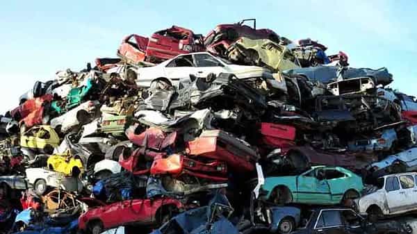 Scrappage: ఇకపై మీ కారు ఎప్పుడు కొన్నారనేది లెక్క కాదు..ఫిట్గా లేదంటే చెత్తలో కలిపేయాల్సిందే..ఎందుకో..ఎలానో తెలుసుకోండి