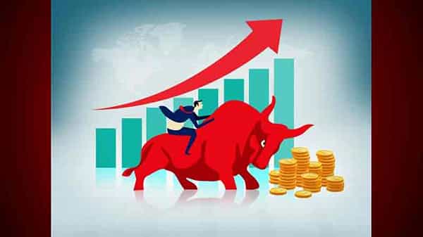 Share Market: రాకెట్ వేగంతో దూసుకుపోతున్న దేశీయ స్టాక్ మార్కెట్లు.. 55 వేల స్థాయిని దాటి.. ఆల్ టైమ్ రికార్డుకు సెన్సెక్స్