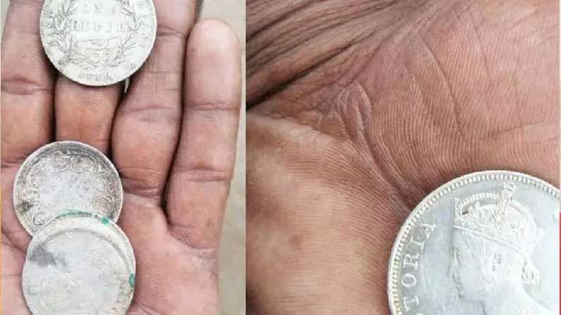 Silver Coins: సింధు నది ఒడ్డుకు కొట్టుకొస్తున్న 280 ఏళ్ల నాటి వెండి నాణేలు.. ఏరుకోవడానికి ఎగబడుతున్న జనం