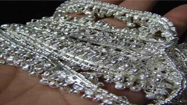 Silver Price Today: పెరిగిన వెండి ధరలు.. హైదరాబాద్లో 10 గ్రాముల సిల్వర్ ఎంతంటే..