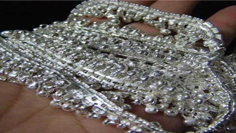 Silver Price Today: పెరిగిన వెండి ధరలు.. హైదరాబాద్‏లో 10 గ్రాముల సిల్వర్ ఎంతంటే..