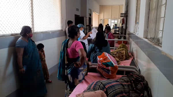 Fever: వణికిస్తోన్న విష జ్వరాలు.. సీజనల్ వ్యాధులకు తోడు మలేరియా, డెంగ్యూ, టైఫాయిడ్ ముప్పేటదాడి, జనం విలవిల