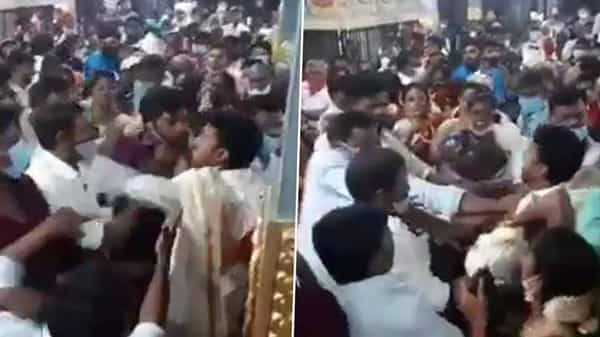 Viral Video: మేమే ముందు.. కాదు మేమే ముందు.. పెళ్లి ముహూర్తం గురించి గుడిలో రెండు కుటుంబాల ఫైట్