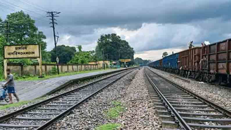 India Bangladesh Train: భారత్-బంగ్లా సరిహద్దుల్లో చారిత్రాత్మక ఘట్టం.. 56 ఏళ్ల క్రితం నిలిచిపోయిన..