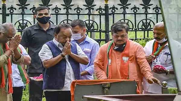 Minister Narayan Rane: కేంద్ర మంత్రికి పోలీసుల అరెస్ట్ వారెంట్.. మహారాష్ట్రలో రాజకీయ దుమారం