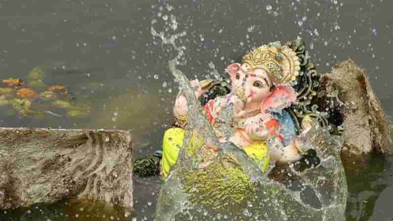 Vinayaka Nimajjanam: హుస్సేన్‌ సాగర్‌లో ఈ ఏడాది నిమజ్జనం నిషేధించాలి... హైకోర్టులో పిటిషన్‌.