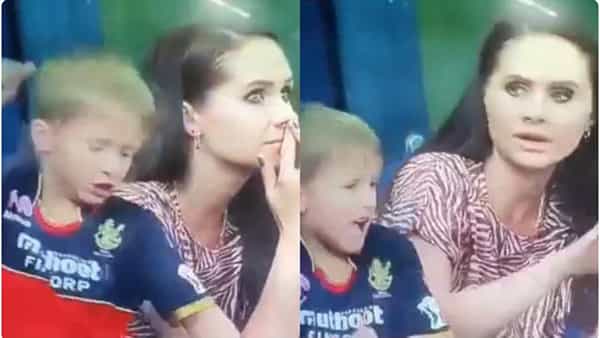 AB de Villiers: తండ్రి ఔటవడంతో కుర్చీని తన్నేసిన డివిలియర్స్ కొడుకు.. వైరల్గా మారిన వీడియో..
