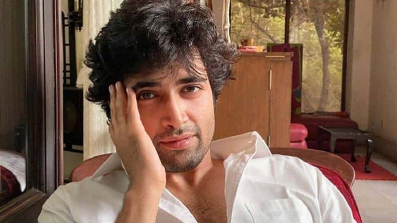 Adivi Sesh: అడివి శేష్ ఫ్యాన్స్‏కు గుడ్ న్యూస్.. తాజా హెల్త్ అప్డేట్.. కోలుకుంటున్న హీరో..