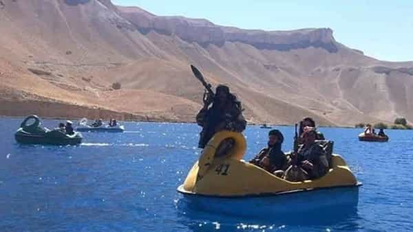 Afghan Taliban: పిల్ల చేష్టలంటే ఇవే.. మొన్న జూలో.. నేడు బోట్లల్లో.. తాలిబన్ల ఫొటోలు వైరల్