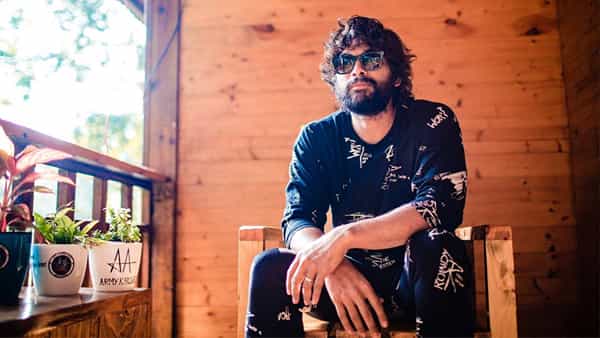 Allu Arjun: కాకినాడలో పుష్ఫరాజ్ సందడి.. వర్షం కారణంగా షూటింగ్కు బ్రేక్. గ్యాప్లో ఎక్కడికి వెళ్లాడో తెలుసా.?
