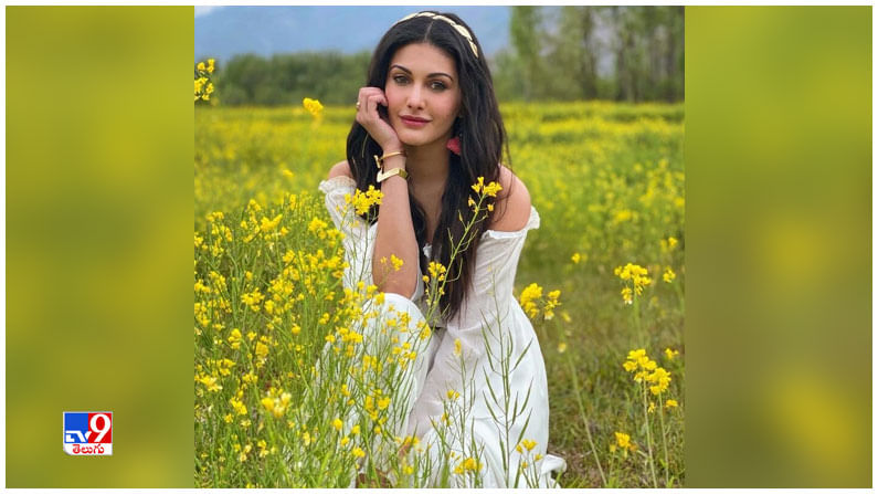 Amyra Dastur New Photos. Credit by:Amyra Dastur/Instagram