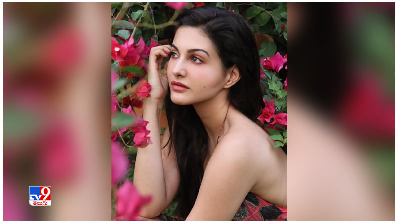 Amyra Dastur New Photos. Credit by:Amyra Dastur/Instagram