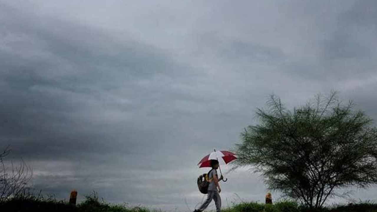 AP Weather Alert: దక్షిణకోస్తాతీరం వెంబడి గాలులు.. రాగాల మూడు రోజులలో ఏపీలో వివిధప్రాంతాల్లో వర్షాలు కురిసే అవకాశం..