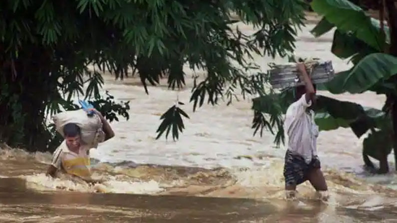 Assam Floods: అస్సాంను ముంచెత్తుతున్న వరదలు.. తినడానికి తిండి కూడా లేక జనం ఆర్తనాదాలు..