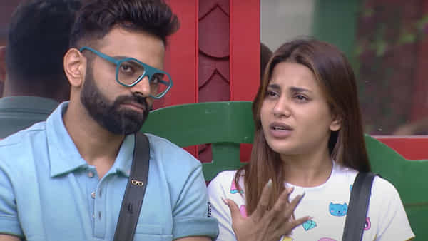 Bigg Boss 5: బిగ్బాస్ హౌజ్లో మొదలైన రొమాంటిక్ యాంగిల్.. వారిద్దరి మధ్య సమ్థింగ్.. సమ్థింగ్ మొదలైందా.?