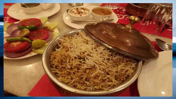 Chicken Biryani: ప్రాణం తీసిన చికిన్ బిర్యానీ.. అనుమానం వ్యక్తం చేసిన కుటుంబసభ్యులు.. పోలీసులు ఎమన్నారంటే..?