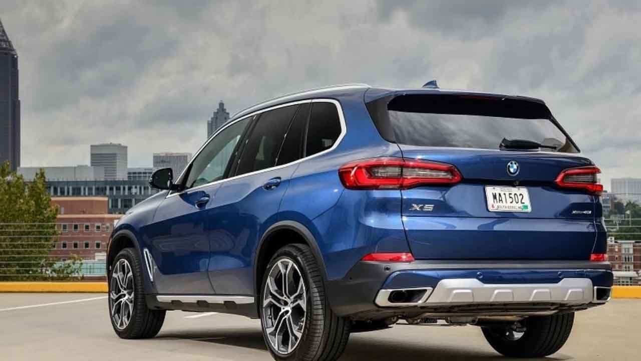 BMW X5 SportX Plus: జర్మనీ విలాస కార్ల దిగ్గజం బీఎండబ్ల్యూ ప్రీమియం ఎస్‌యూవీ ఎక్స్‌6లో కొత్త వేరియంట్లను విడుదల చేసింది. ధర ఎక్స్‌షోరూంలో రూ.77.9 లక్షల నుంచి ప్రారంభం అవుతుంది.