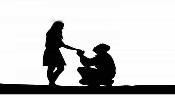 Crime News: మైనర్ను లోబరుచుకుని పెళ్లి చేసుకున్న యువతి.. పోక్సో చట్టం కింద అరెస్టు చేసిన పోలీసులు..!