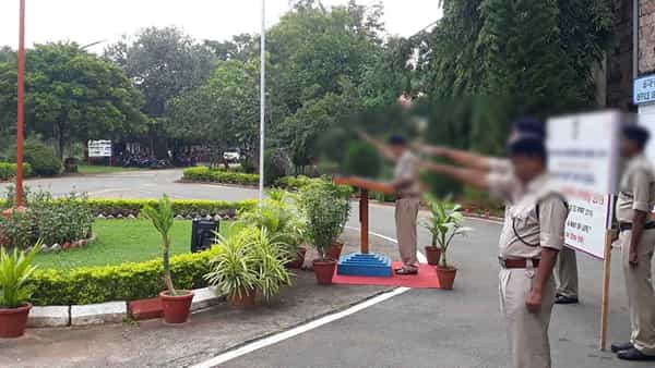CISF constable: ఆయన బాధ్యతగల కేంద్ర బలగాల్లో ఓ కానిస్టేబుల్.. ఫ్లైట్లలోనే ప్రయాణిస్తాడు..!