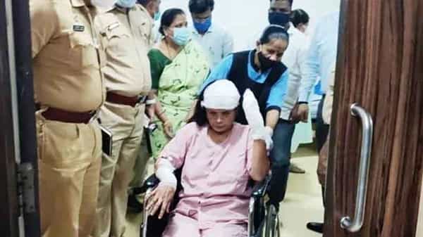 Maharashtra: ఆక్రమణలను అడ్డుకున్న అధికారిపై దాష్టీకం.. మందలించిన పాపానికి మునివేళ్లనే నరికేశారు..