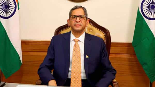 CJI NV Ramana: న్యాయ సాయంలో నల్సా మొబైల్ యాప్ సత్ఫలితాలు.. ప్రతి అంశంలోనూ తన మార్క్ను చూపిస్తోన్న సీజేఐ ఎన్వీ రమణ