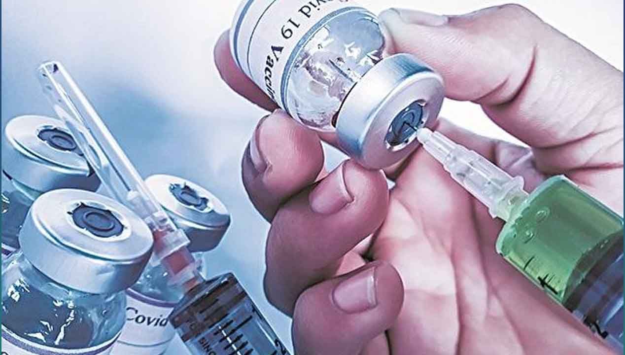 Corona Vaccine: టీకాలు తీసుకున్నా 20 శాతం మందిలో యాంటీ బాడీలు లేవు.. బూస్టర్ డోస్ తప్పనిసరి కానుందా?