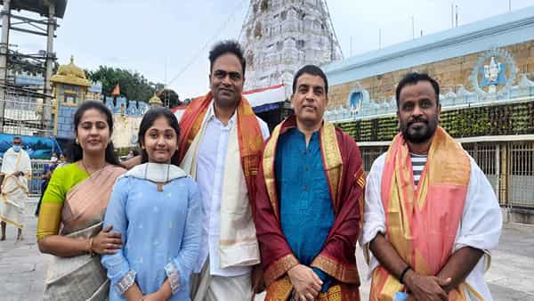 శ్రీవారిని దర్శించుకున్న దిల్రాజు.. వంశీ పైడిపల్లి.. ప్రియుడితో కలిసి తిరుమలకు లేడీ సూపర్ స్టార్..
