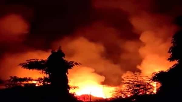 Mumbai: ముంబైలో భారీ అగ్ని ప్రమాదం.. చెలరేగిన మంటలు.. ఘటన స్థలానికి ఆరు ఫైరింజన్లు