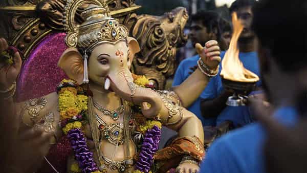 Ganesh Nimajjanam Puja: యధాస్థానం ప్రవేశయామి.. తొమ్మిది రోజుల పూజల తర్వాత.. గణేశుడిని ఇలా నిమజ్జనం చేయండి..