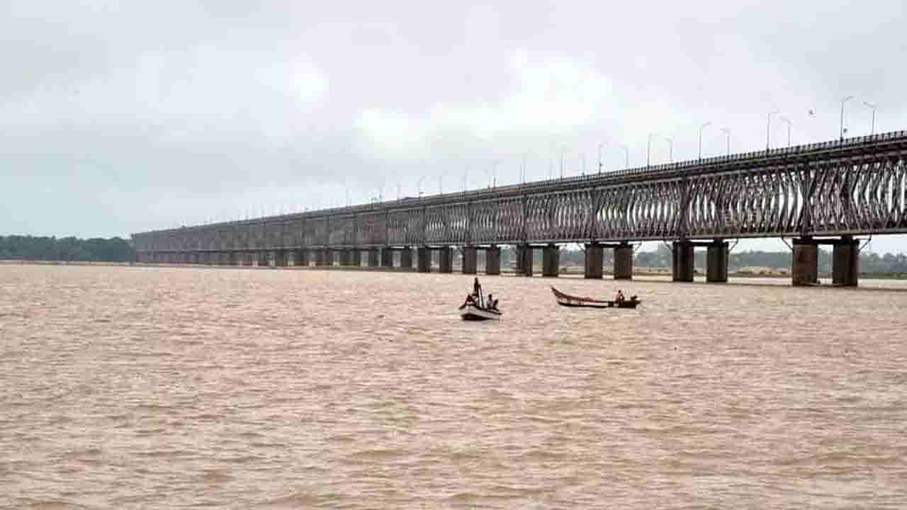 Godavari River: గోదావరికి పెరుగుతున్న వరద ఉధృతి.. మొదటి ప్రమాద హెచ్చరిక జారీ