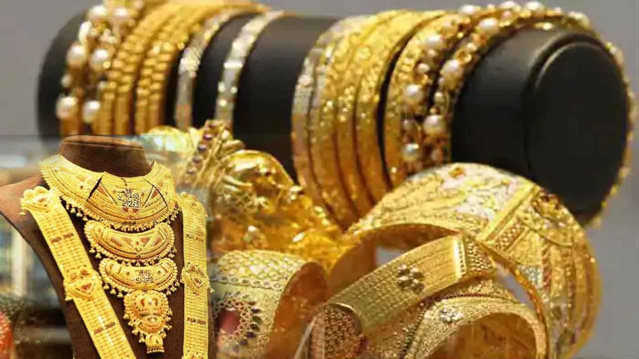 Gold Price Today: పండగ సీజన్‌లో షాకిస్తున్న బంగారం ధరలు.. మళ్లీ పెరిగిన రేట్లు.. 10 గ్రాముల ధర ఎంతంటే..!