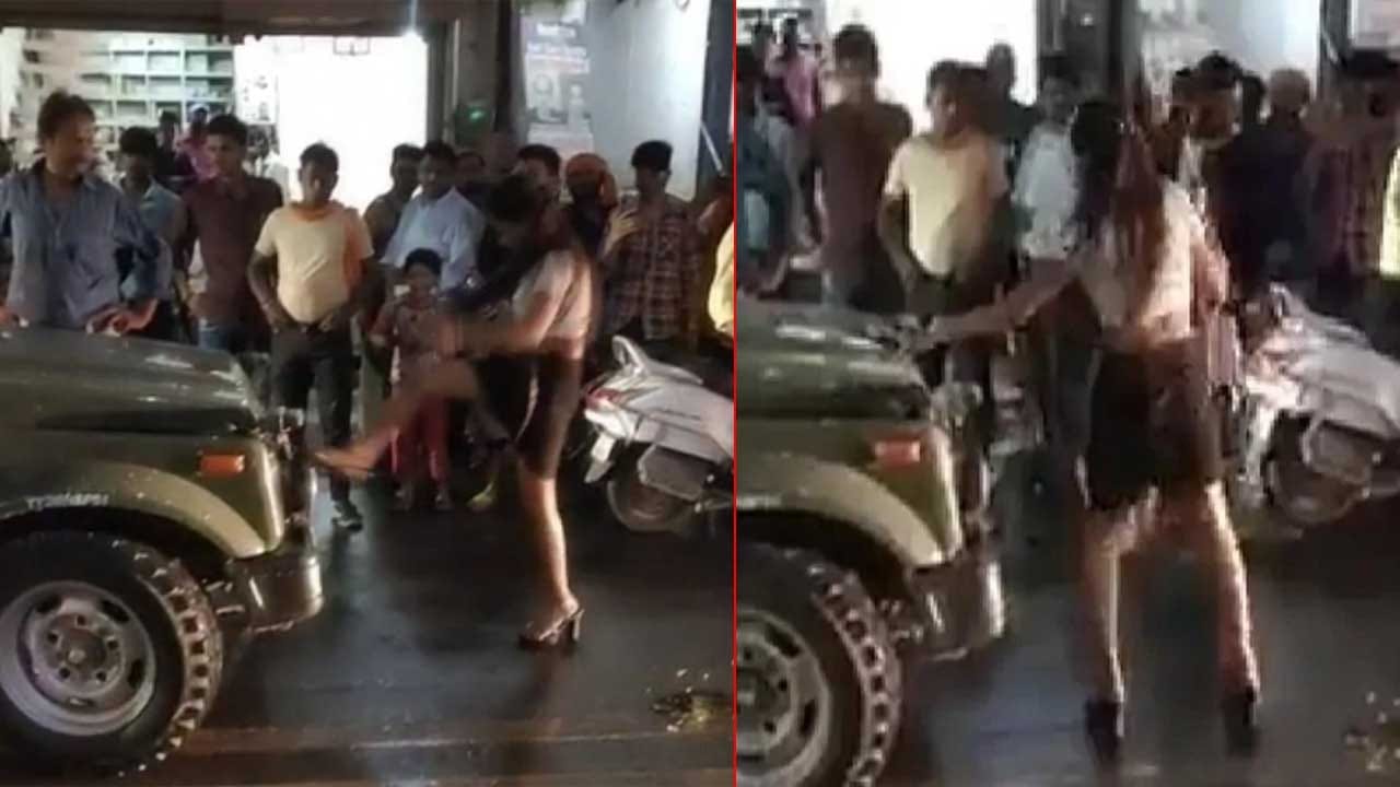 Model Attacked: మద్యం మత్తులో యువతి హంగామా.. ఆర్మీ వాహనంపై దాడి.. అదుపులో తీసుకున్న పోలీసులు..!