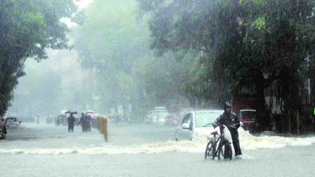 Heavy Rain Alert: కొనసాగుతున్న ఉపరితల ఆవర్తనం.. తెలుగు రాష్ట్రాల్లో మరో రెండు రోజులు భారీ వర్షాలు..! Heavy Rain Alert: కొనసాగుతున్న ఉపరితల ఆవర్తనం.. తెలుగు రాష్ట్రాల్లో మరో రెండు రోజులు భారీ వర్షాలు..!