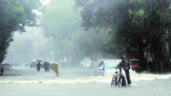 Heavy Rain Alert: తెలుగు రాష్ట్రాల్లో మళ్లీ దంచికొడుతున్న వానలు.. మరో రెండు రోజులపాటు ఇంతే..