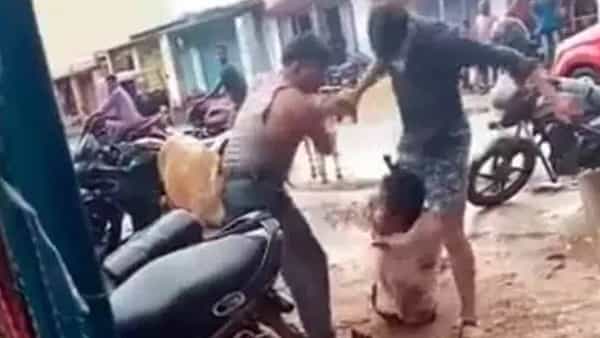 Viral Video: రూ.5 లేవన్నందుకు దారుణంగా కొట్టారు.. కస్టమర్పై హోటల్ యజమాని దాడి.. వీడియో