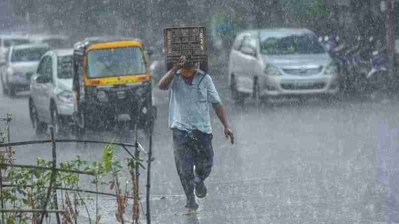 Hyderabad Rains Alert: భాగ్యనగరానికి భారీ వర్ష సూచన.. రెడ్ అలెర్ట్ జారీ.. ప్రజలు ఇంట్లోనే ఉండాలని కోరిన అధికారులు