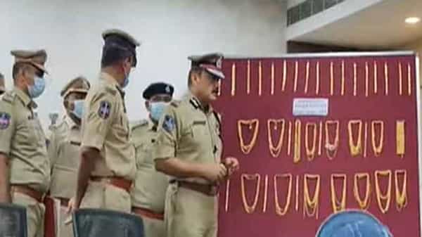 Hyderabad: బంగారు అభరణాల కోసం భారీ స్కెచ్.. పోలీసుల ఎంట్రీతో ఖేల్ ఖతం.. ఇంతకీ ఎందుకు చేయాల్సి వచ్చిందంటే!