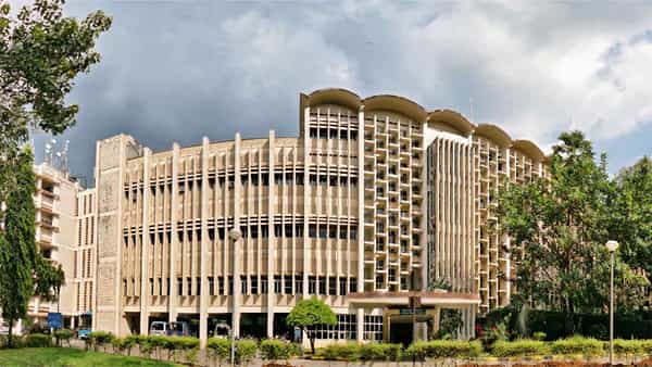 IIT Bombay Recruitment: ఐఐటీ ముంబయిలో అసిస్టెంట్ ప్రొఫెసర్ ఉద్యోగాలు.. నెలకు రూ. లక్షకు పైగా జీతం పొందే అవకాశం.