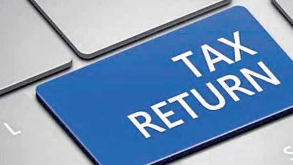 IT Returns: గడువులోగా ఐటీ రిటర్న్స్ దాఖలు చేయకపోతే చిక్కులు తప్పవు.. ఆన్లైన్ లో రిటర్న్స్ ఎలా దాఖలు చేయాలో తెలుసుకోండి