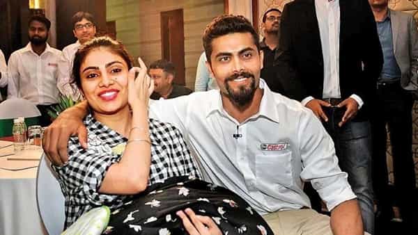 టీమిండియా ఆల్ రౌండర్ కుటుంబంలో వివాదం.. సోదరి, భార్యల మధ్య చిచ్చు పెట్టిన కోవిడ్ -19 రూల్స్.. ఎందుకో తెలుసా?
