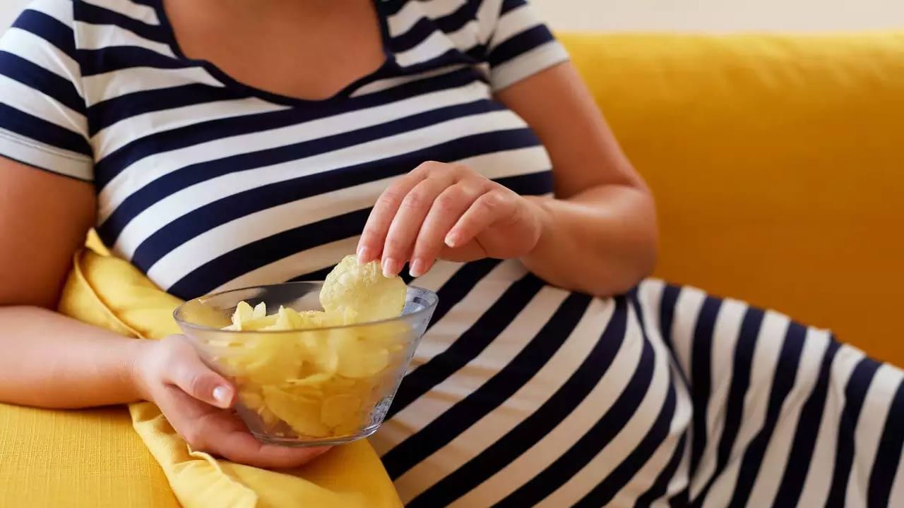 Pregnancy Food: కాబోయే అమ్మలూ జంక్ ఫుడ్ తింటున్నారా.? అయితే మీతో పాటు, మీ చిన్నారికీ కూడా..