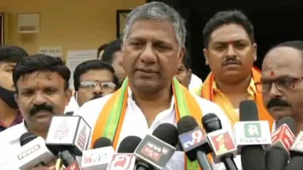 Fuel, Gas Price Hike: దేశంలో పెట్రో ధరలు పెరగడానికి కారణం తాలిబన్లే.. బీజేపీ ఎమ్మెల్యే..