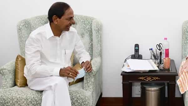 CM KCR: హస్తిన పర్యటనలో సీఎం కేసీఆర్ బిజీబిజీ.. మరికాసేపట్లో కేంద్ర జల్శక్తి మంత్రితో భేటీ..!