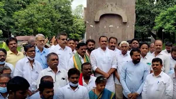 Komatireddy: కేసీఆర్ సర్కార్ను గద్దె దించేందుకు నడుం బిగించాలి: ఎంపీ కోమటిరెడ్డి వెంకట్ రెడ్డి