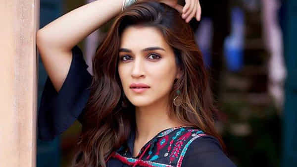 Kriti Sanon: మీడియాపై మండిపడ్డ బాలీవుడ్ బ్యూటీ.. అమ్మడి కోపానికి కారణం ఏంటో తెలుసా..