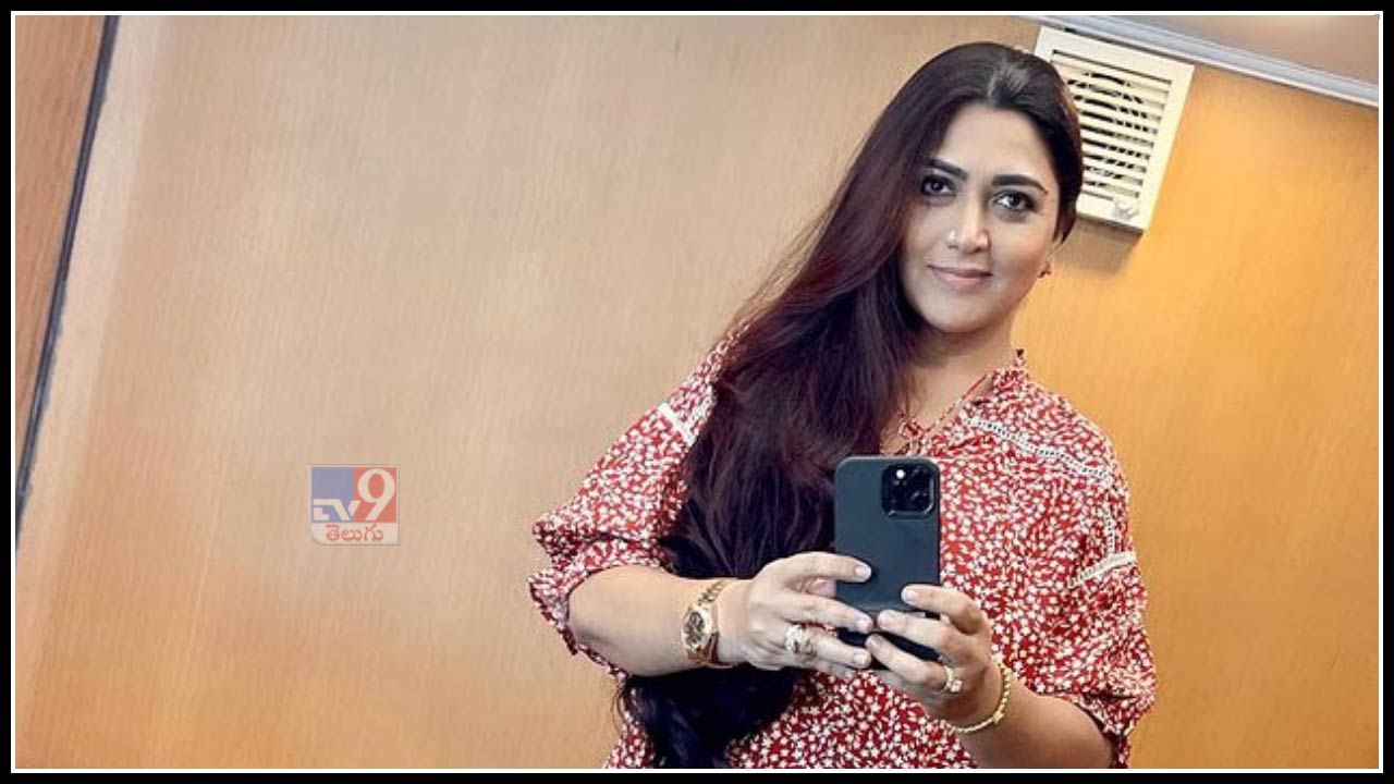 Kushboo New Photos. Credit by:Kushboo/Instagram