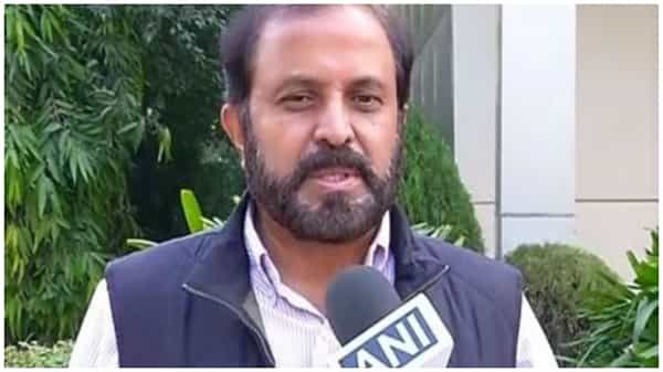 బయటకు వెళ్లాలనుకుంటే వెళ్ళండి.. ఎంపీ కోమటిరెడ్డిపై మధుయాష్కీ ఘాటు వ్యాఖ్యలు