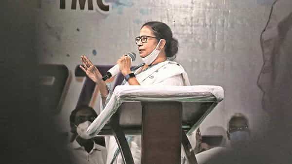 Mamata: ప్రధాని మోదీకి నేనంటే అసూయ.. అందుకే ఆహ్వానం వచ్చినా ఇటలీ పర్యటన అడ్డుకుంటున్నారు: మమత