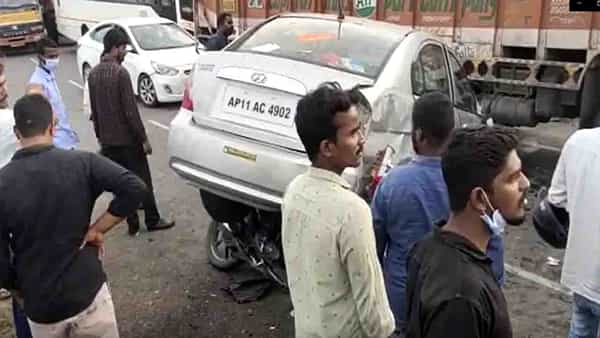 Medchal Car Accident: మేడ్చల్ జాతీయ రహదారిపై కారు బీభత్సం.. చిన్నారితో సహా ముగ్గురు మృత్యువాత